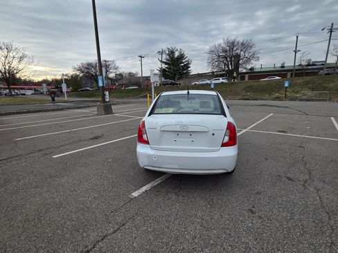 Used 2009 Hyundai Accent GLS image 12