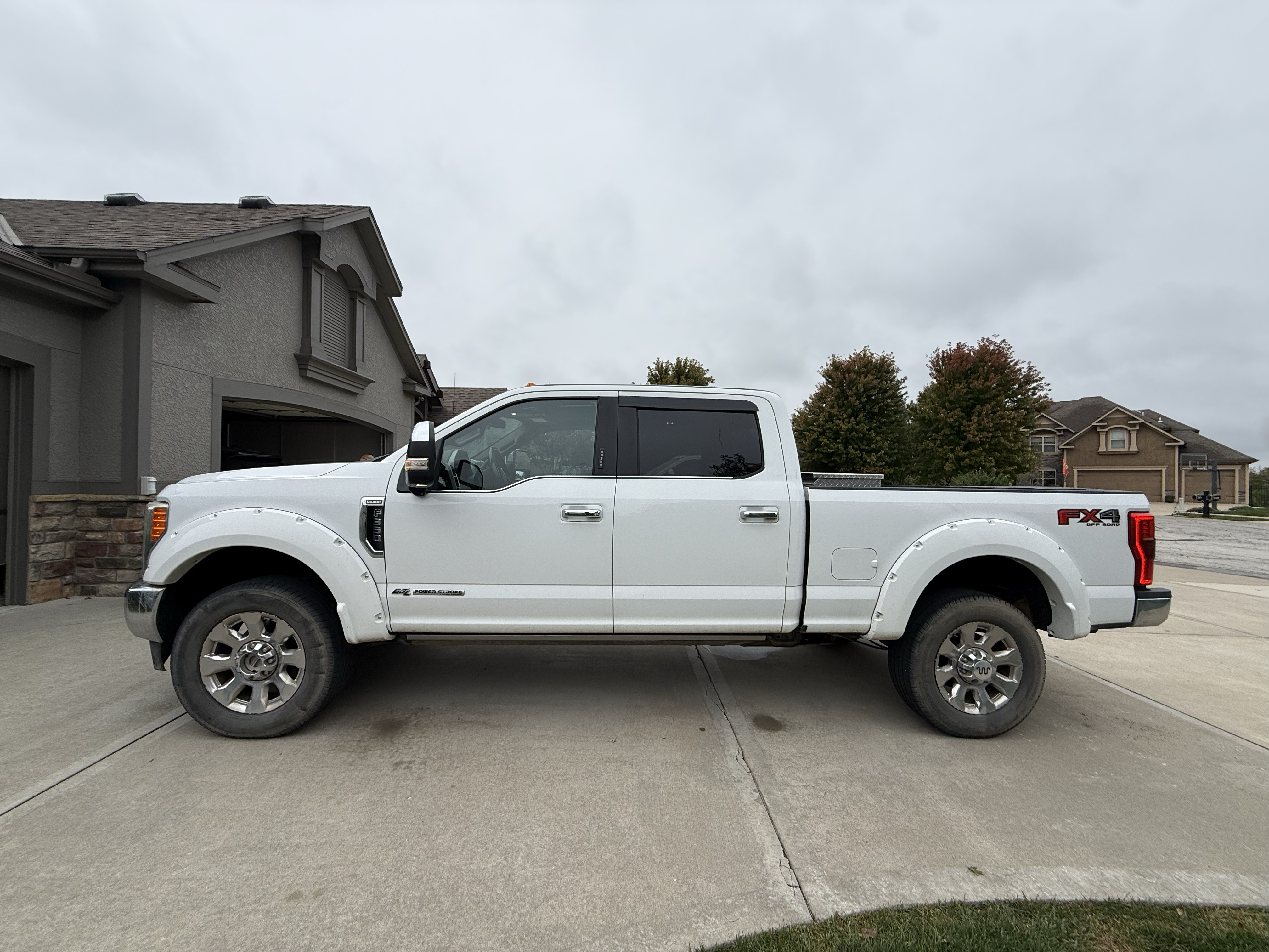 Used 2017 Ford F350 King Ranch w/ King Ranch Ultimate Package AWD/4WD image 2