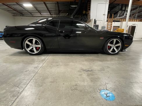 Used 2012 Dodge Challenger SRT8 w/ Premium Sound Group image 8