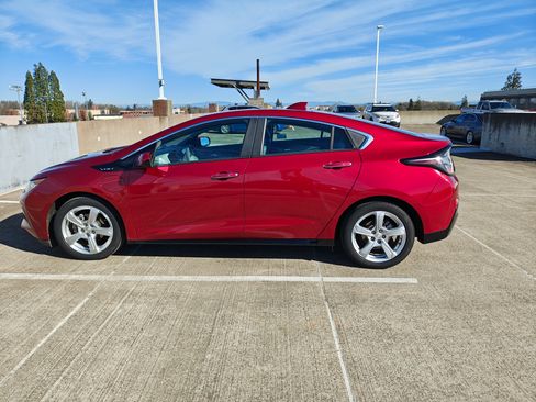 Used 2018 Chevrolet Volt LT w/ LT Driver Confidence Package image 1