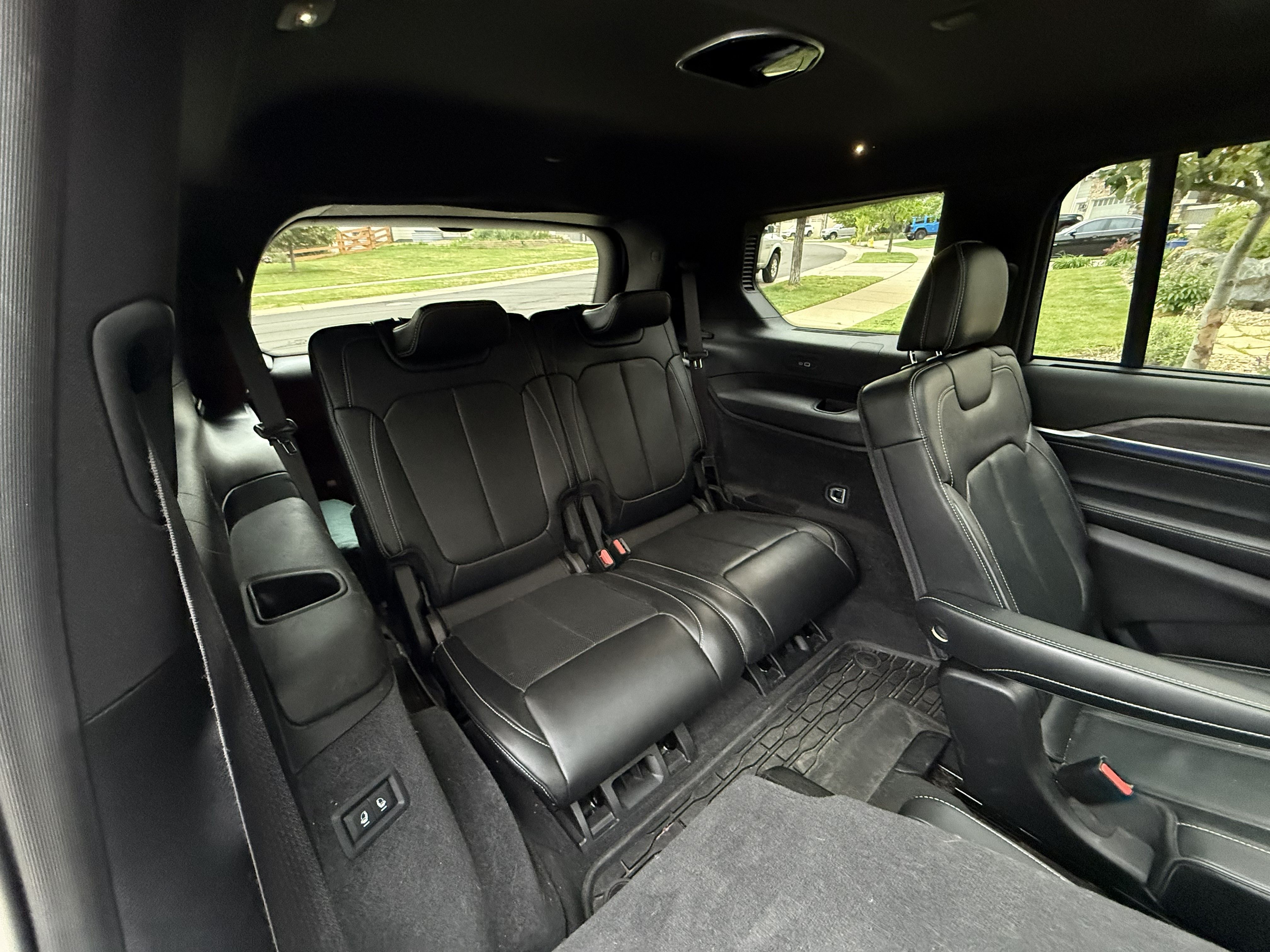Used 2021 Jeep Grand Cherokee L Overland w/ Advanced Protech Group III AWD/4WD image 10