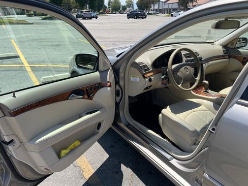 Used 2005 Mercedes-Benz E 320 Sedan image 11