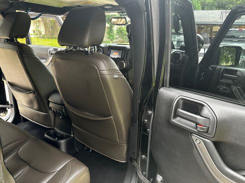 Used 2013 Jeep Wrangler Unlimited Sport image 14