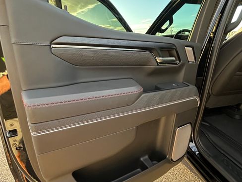 Used 2023 GMC Sierra 1500 AT4X image 11