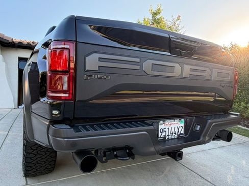 Used 2019 Ford F150 Raptor w/ Equipment Group 802A Luxury AWD/4WD image 11