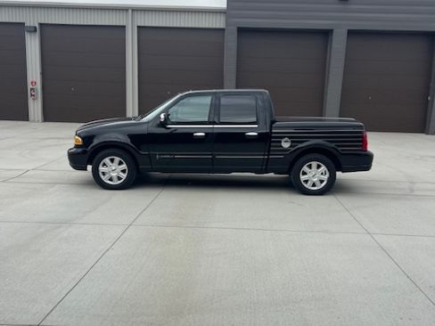 Used 2002 Lincoln Blackwood image 10