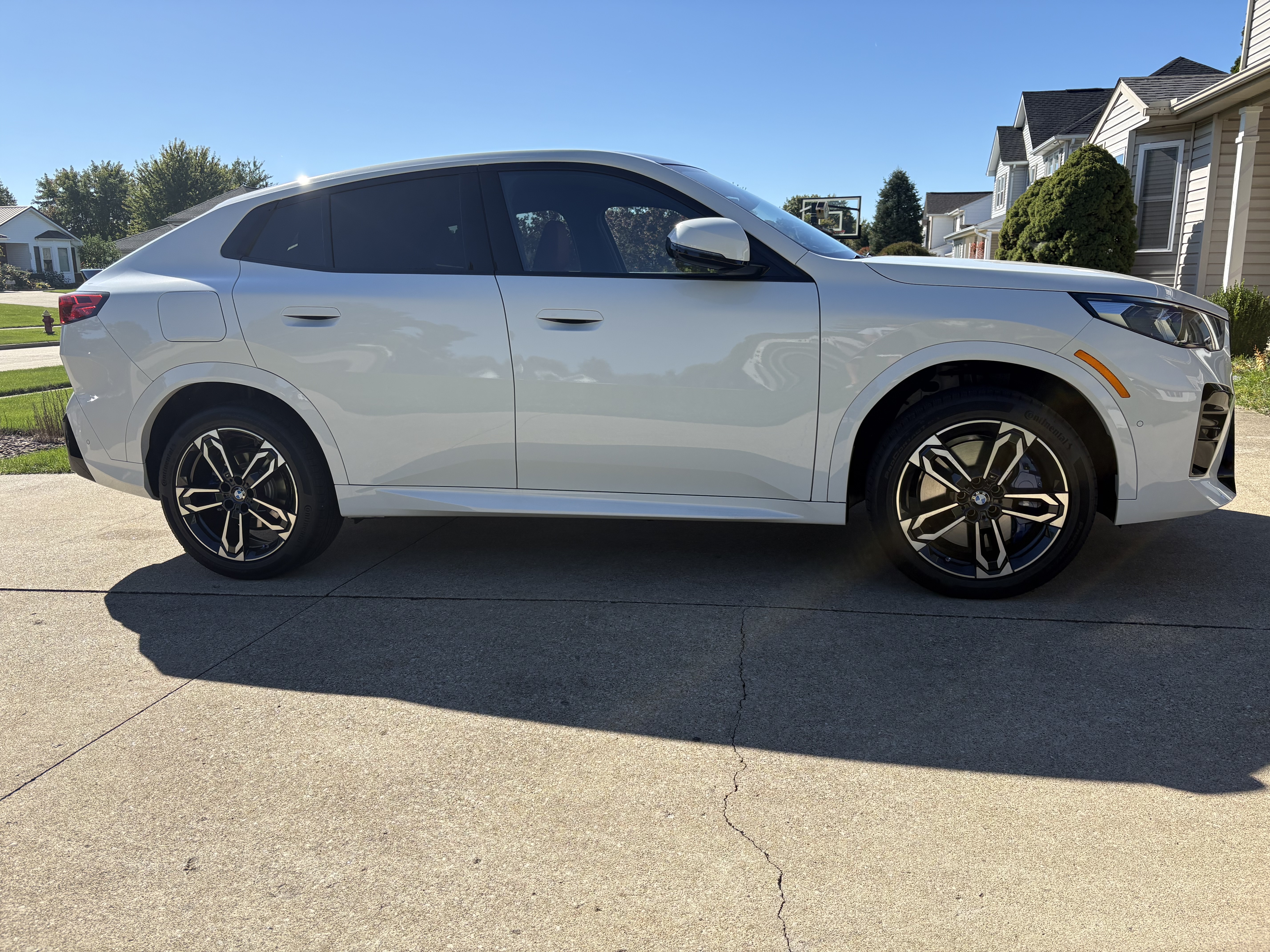 Used 2025 BMW X2 xDrive28i w/ Technology Package AWD/4WD image 4