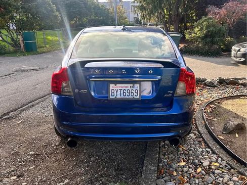 Used 2010 Volvo S40 T5 R-Design image 5