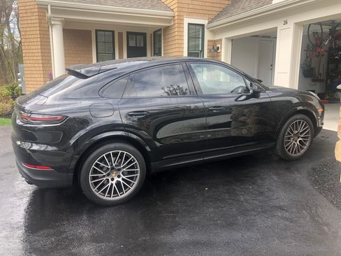 Used 2023 Porsche Cayenne S Platinum AWD/4WD image 2