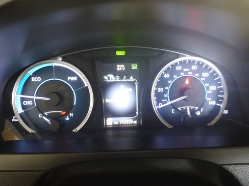 Used 2015 Toyota Camry XLE w/ Moonroof Package image 17