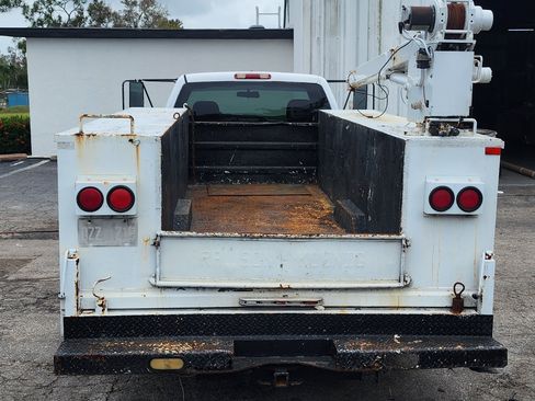 Used 2005 Chevrolet Silverado 3500 2WD Regular Cab w/ Heavy-Duty Power Package image 5