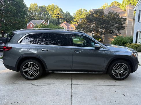 Used 2024 Mercedes-Benz GLS 450 4MATIC image 2