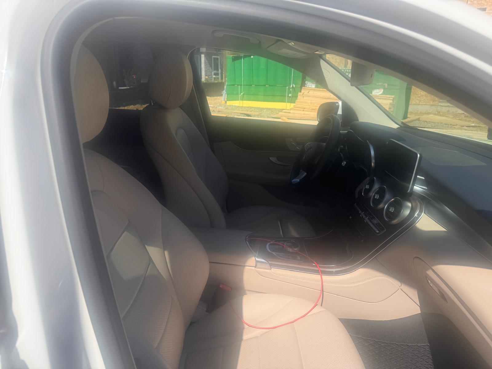 Used 2019 Mercedes-Benz GLC 300 4MATIC image 13