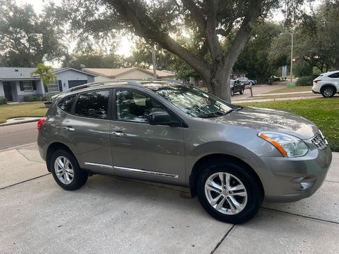 Used 2015 Nissan Rogue S w/ Convenience Package image 2