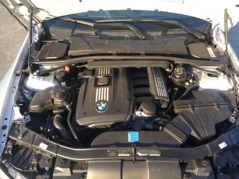 Used 2011 BMW 328i Convertible image 14