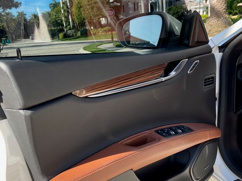 Used 2019 Maserati Ghibli S image 8