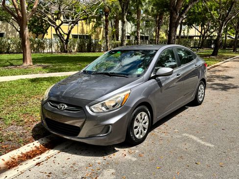 Used 2016 Hyundai Accent SE FWD image 14