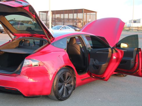 Used 2021 Tesla Model S Plaid image 21