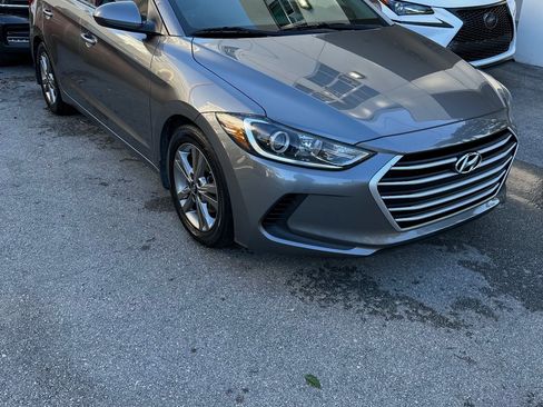 Used 2018 Hyundai Elantra SEL image 2