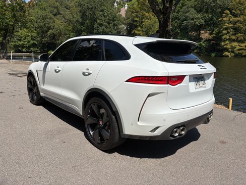 Used 2020 Jaguar F-PACE SVR AWD/4WD image 2
