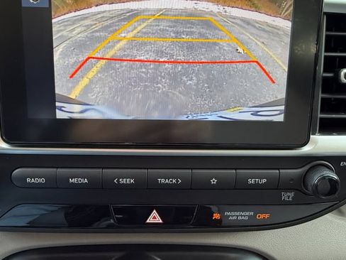 Used 2024 Hyundai Venue SEL image 14