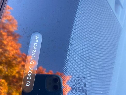 Used 2016 Porsche Cayenne image 24