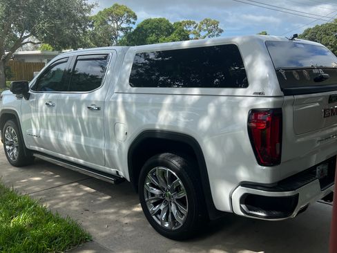 Used 2022 GMC Sierra 1500 Denali w/ Denali Reserve Package AWD/4WD image 11