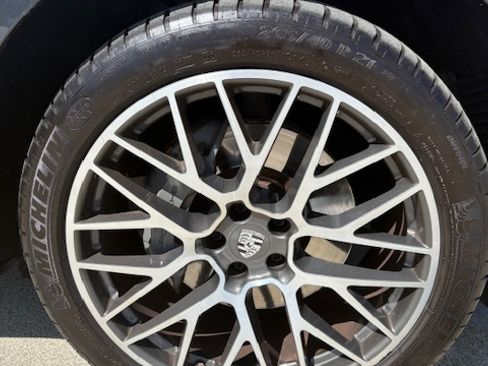 Used 2019 Porsche Macan S image 11