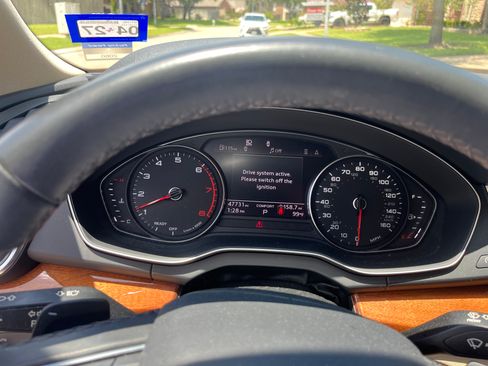 Used 2021 Audi Q5 2.0T Premium w/ Convenience Package AWD/4WD image 11