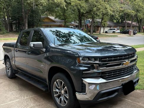 Used 2019 Chevrolet Silverado 1500 LT w/ Texas Edition image 2