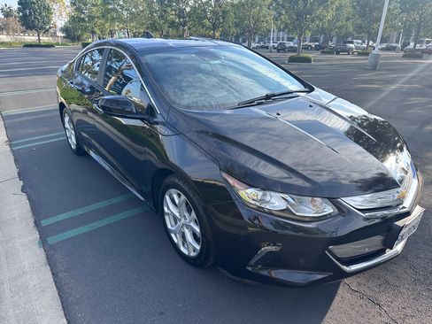 Used 2017 Chevrolet Volt Premier w/ Driver Confidence II Package image 6