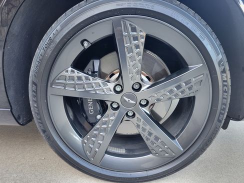 Used 2024 Genesis GV70 2.5T w/ Sport Prestige Package image 31