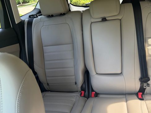 Used 2019 Ford Escape Titanium AWD/4WD image 15