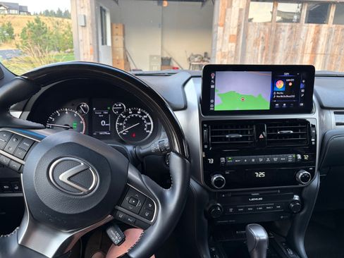 Used 2023 Lexus GX 460 Premium w/ Premium Package AWD/4WD image 6