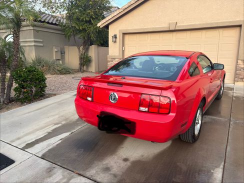 Used 2009 Ford Mustang Coupe image 4