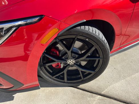 Used 2024 Volkswagen GTI SE w/ SE Leather Seats Package image 8