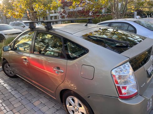 Used 2009 Toyota Prius Touring FWD image 8