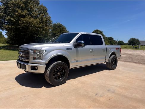 Used 2015 Ford F150 Platinum w/ Equipment Group 701A Luxury image 1