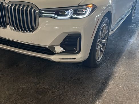 Used 2020 BMW X7 xDrive40i w/ Premium Package image 2
