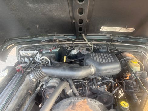 Used 2000 Jeep Wrangler SE AWD/4WD image 11