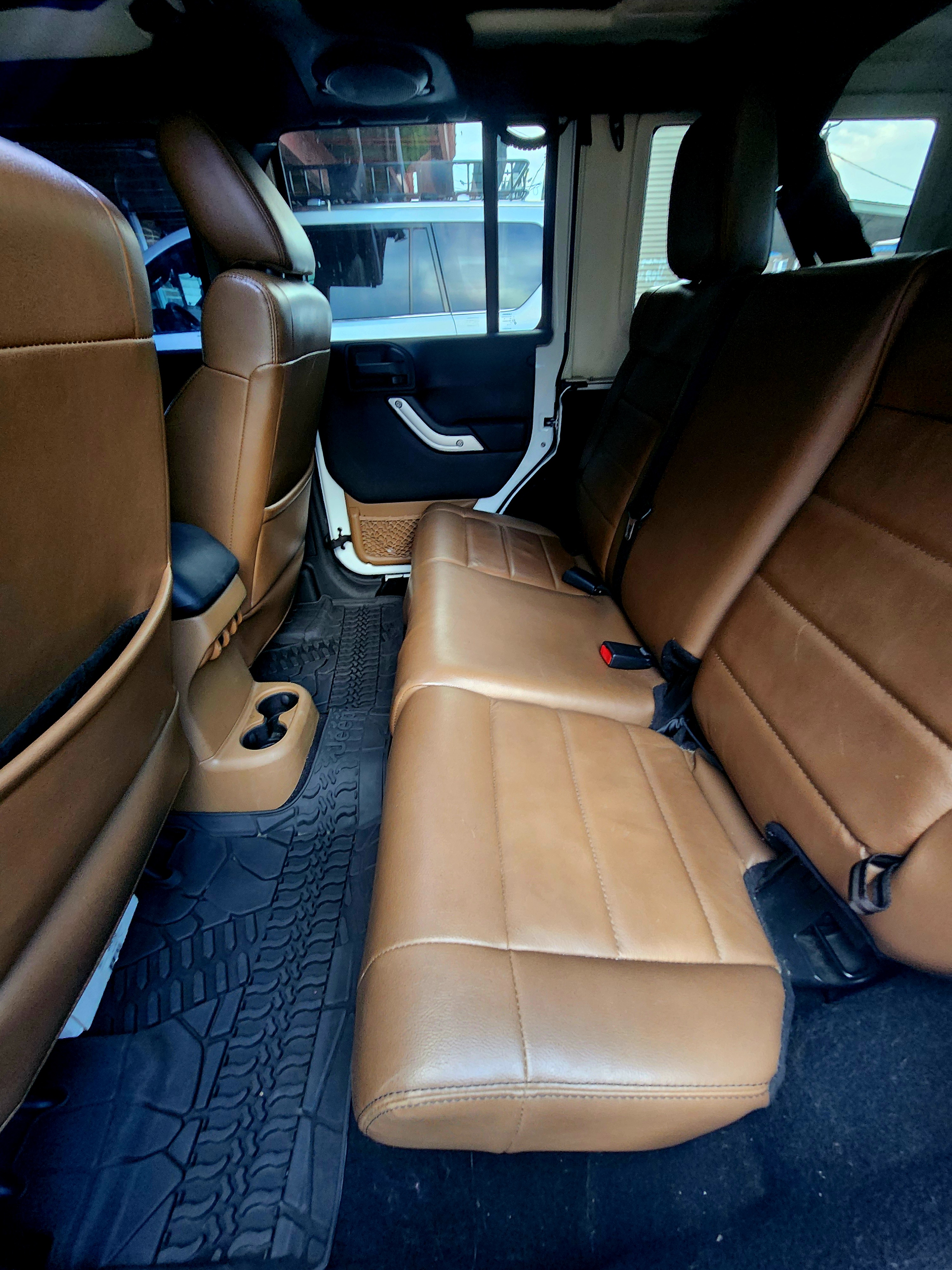 Used 2012 Jeep Wrangler Unlimited Sahara w/ Dual Top Group AWD/4WD image 6