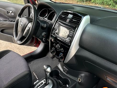 Used 2018 Nissan Versa SV w/ SV Special Edition Package image 10