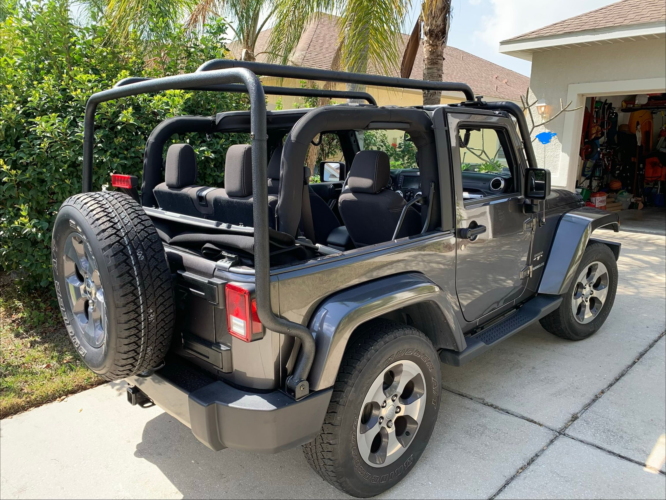 Used 2017 Jeep Wrangler Sahara w/ Connectivity Group AWD/4WD image 22