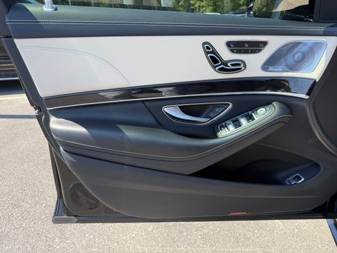 Used 2020 Mercedes-Benz S 560 4MATIC Sedan image 18