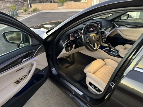 Used 2021 BMW 530i w/ Premium Package RWD image 11