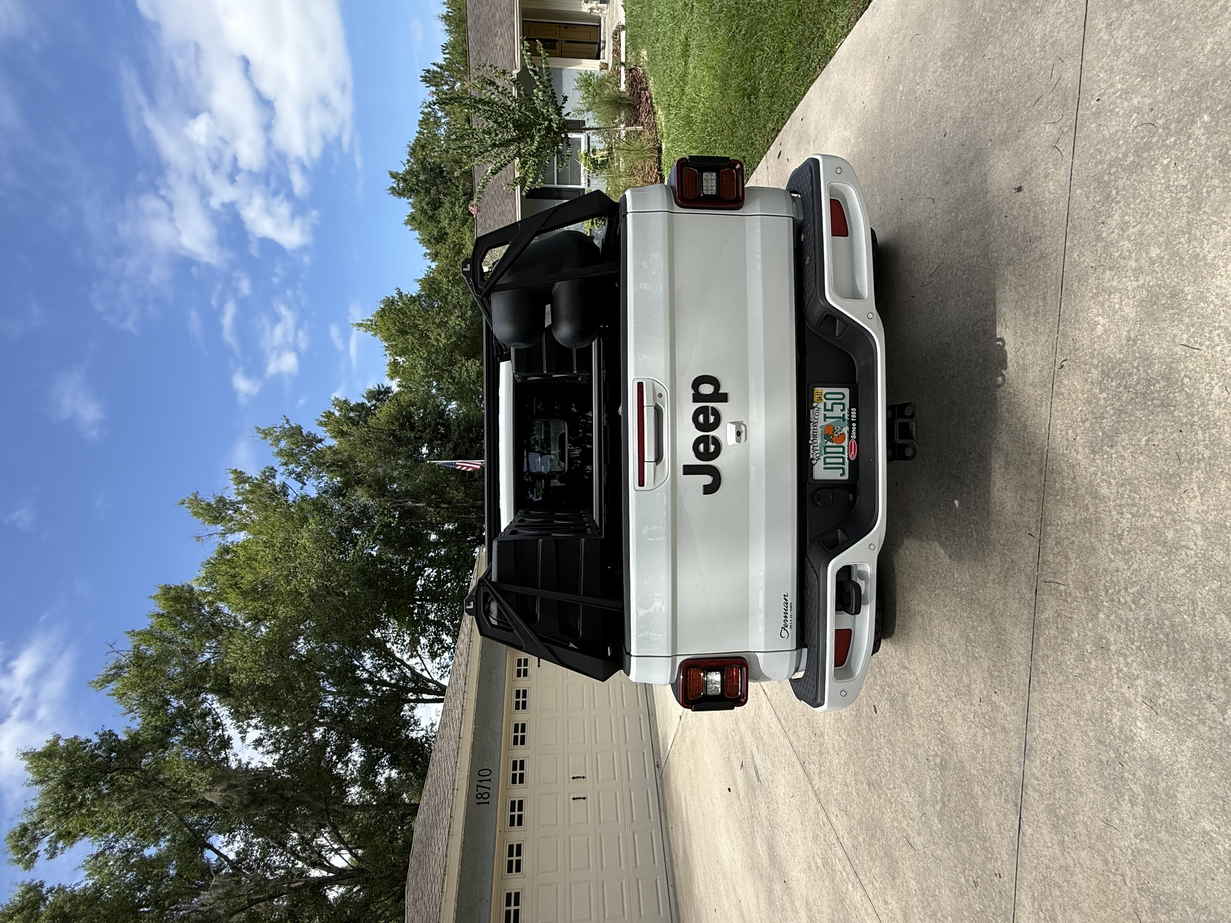Used 2022 Jeep Gladiator Overland AWD/4WD image 14