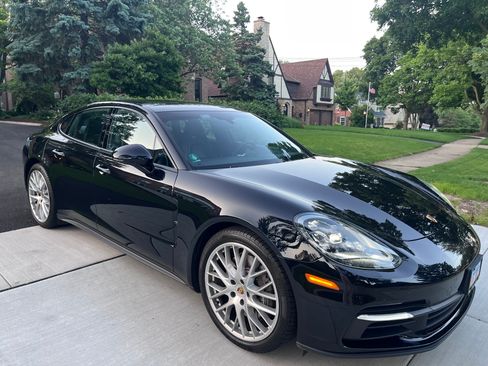 Used 2019 Porsche Panamera 4 AWD/4WD image 4