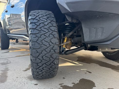 Used 2018 Chevrolet Colorado ZR2 image 11