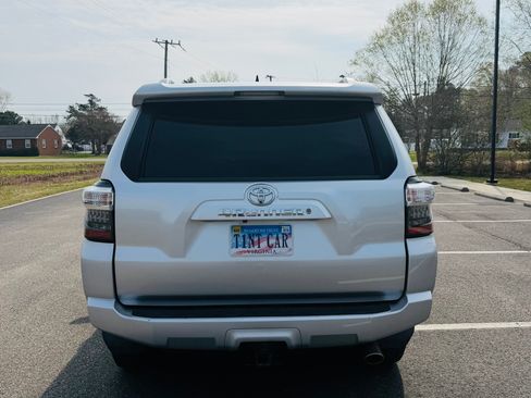 Used 2014 Toyota 4Runner SR5 Premium image 5