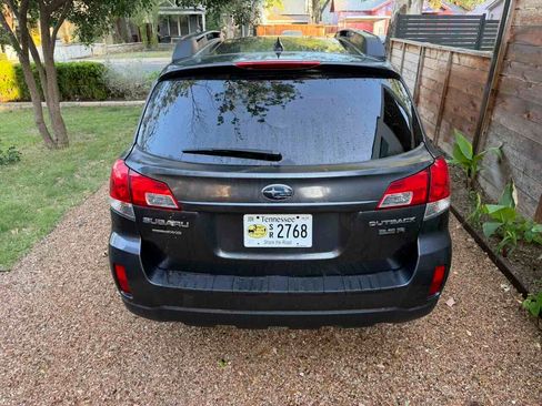 Used 2011 Subaru Outback 3.6R Limited w/ PWR Moonroof Pkg AWD/4WD image 9